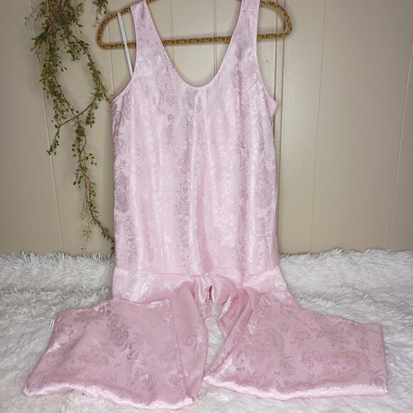 Secret Treasures 2 Piece Pajama Set Soft Pink Floral Embroidery Top L Bottom XL - Picture 1 of 6